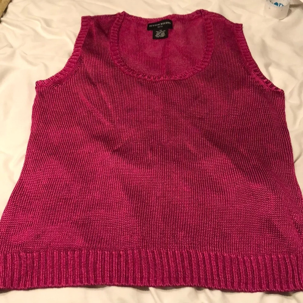 Light weight knit sweater vest - Picture 1 of 4